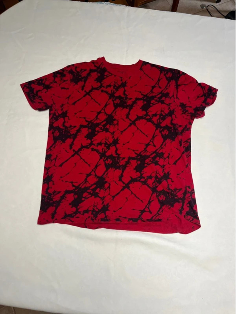 Unisex graphic Rue 21 T shirt size large red black splatter